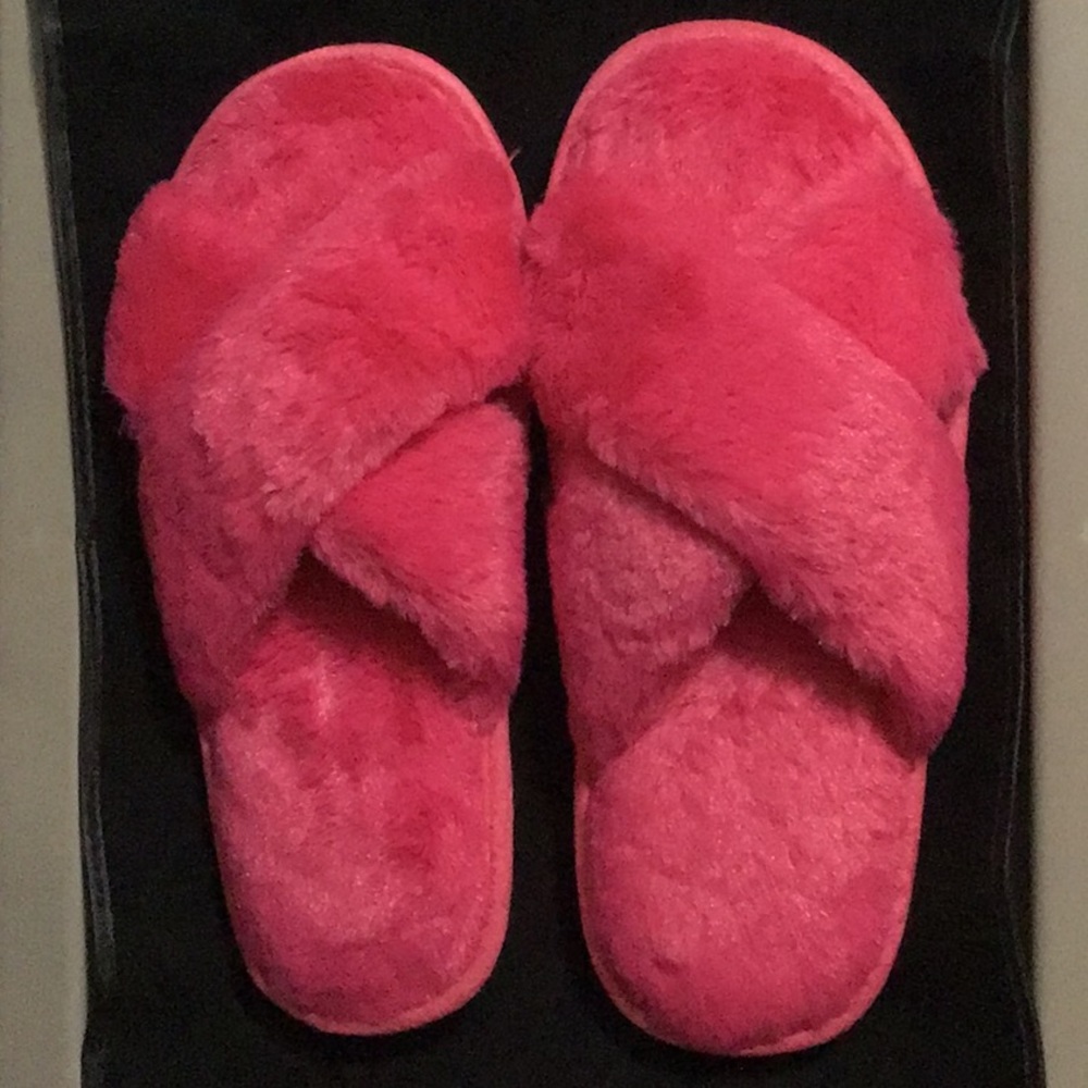 Open Toe Fuzzy Slipper Size Medium